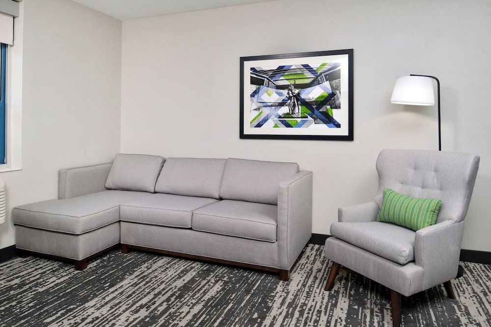 undefined Four Points by Sheraton Omaha Midtown 2