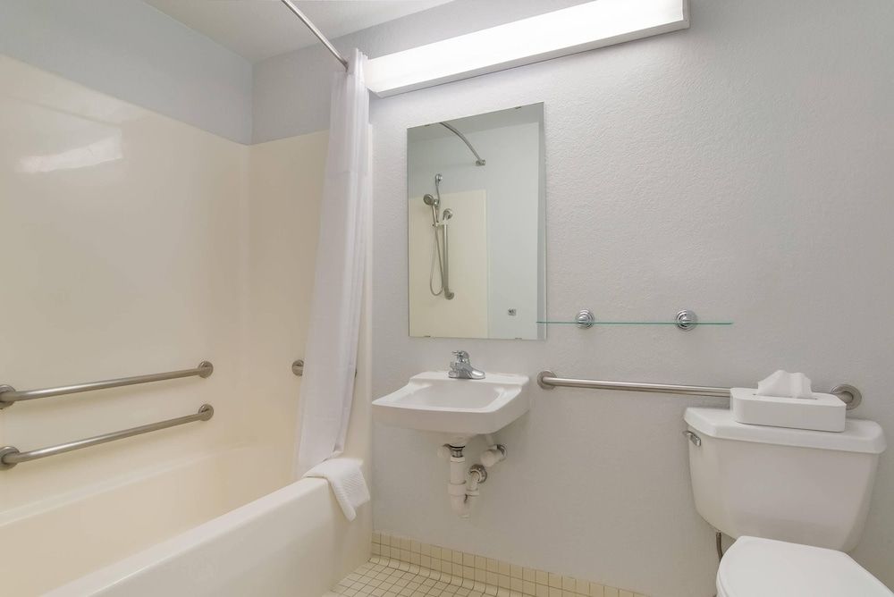 undefined MainStay Suites Omaha Old Mill 7