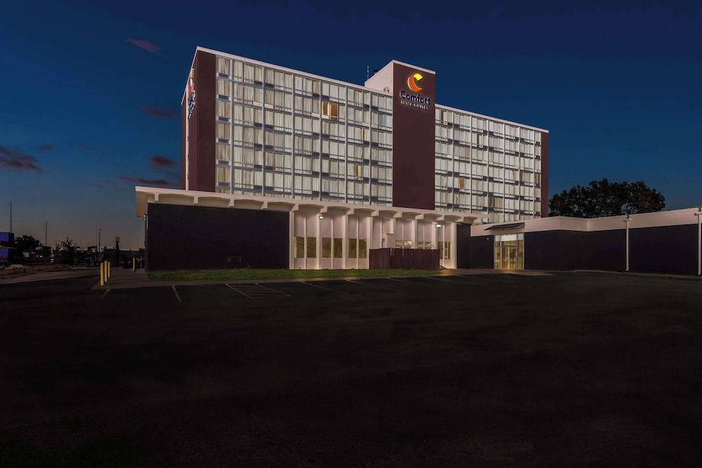 undefined Comfort Inn & Suites Omaha Central 10