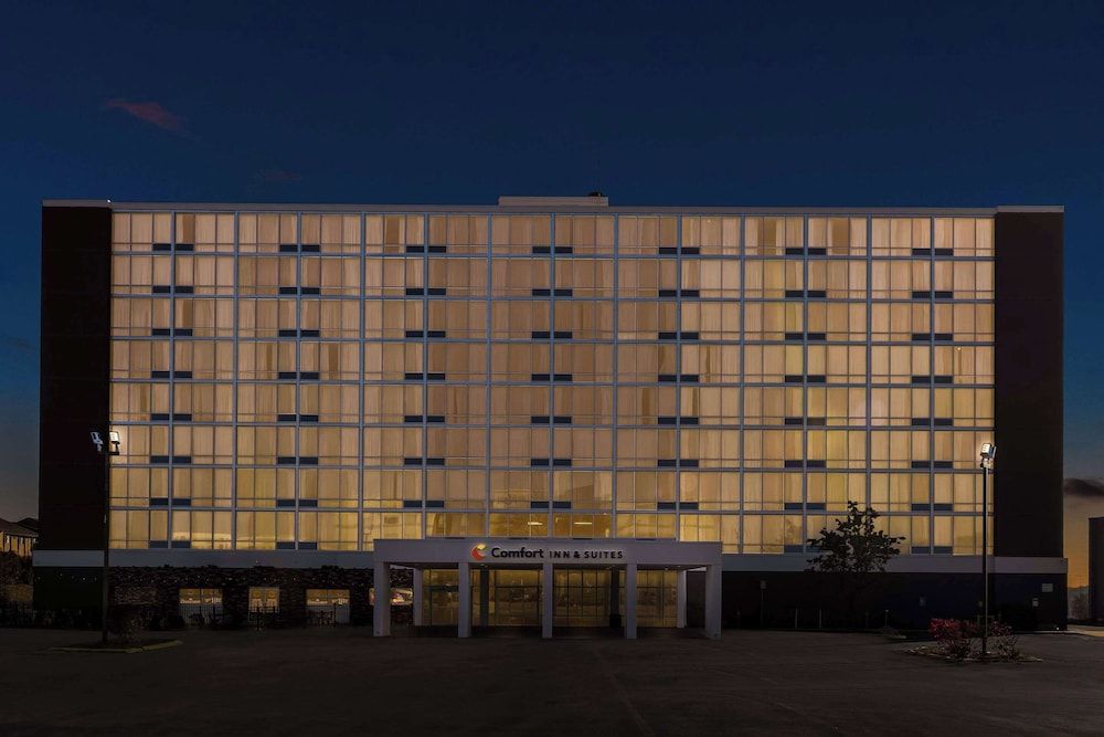 undefined Comfort Inn & Suites Omaha Central 8