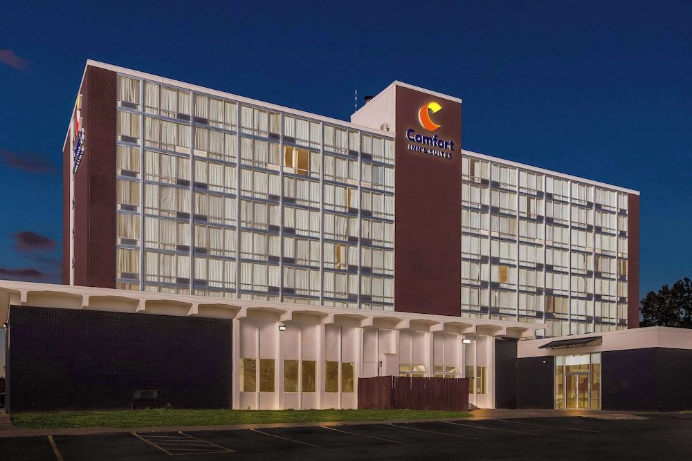 undefined Comfort Inn & Suites Omaha Central 7
