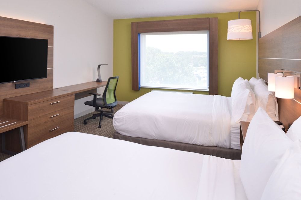 undefined Holiday Inn Express & Suites Omaha - 120th and Maple by IHG 10