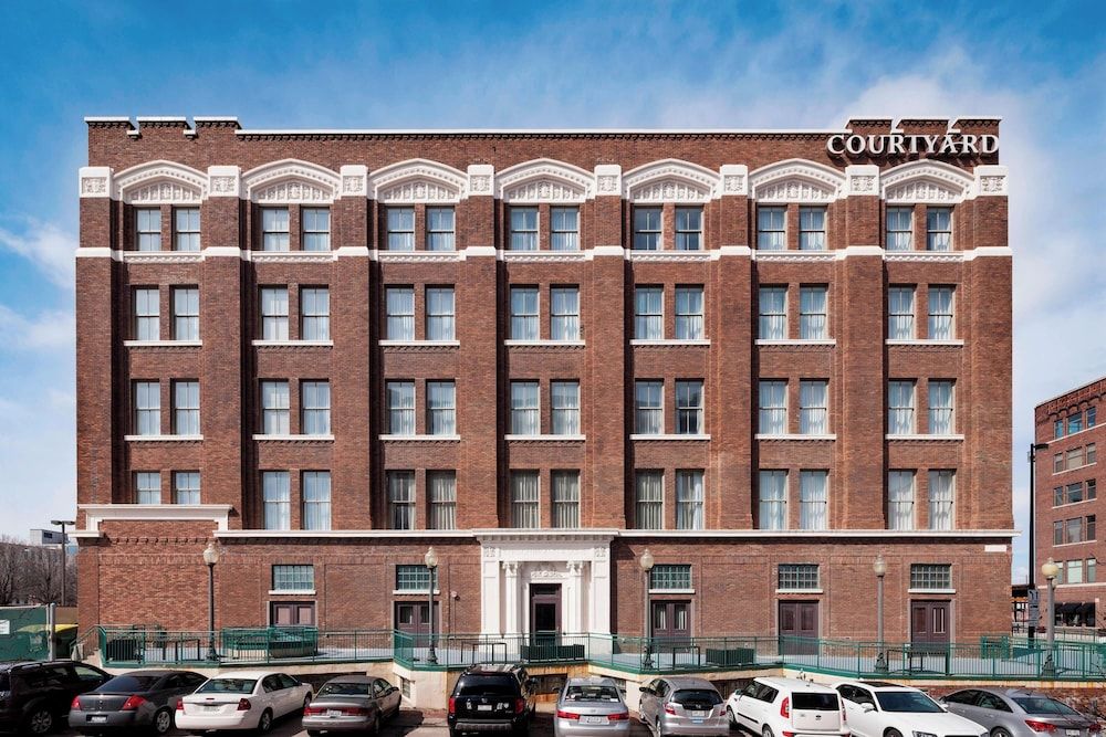 undefined Courtyard by Marriott Omaha Downtown 4