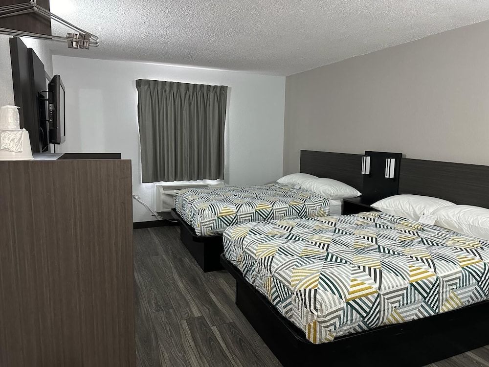 undefined Motel 6 Omaha, NE 3