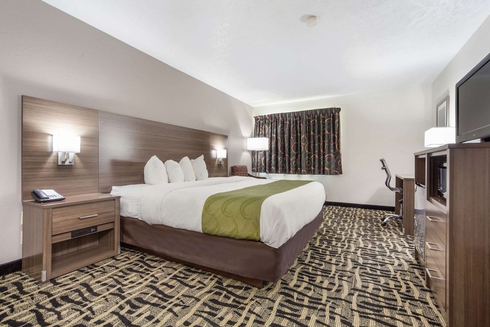 Quality Inn & Suites Omaha Chalco