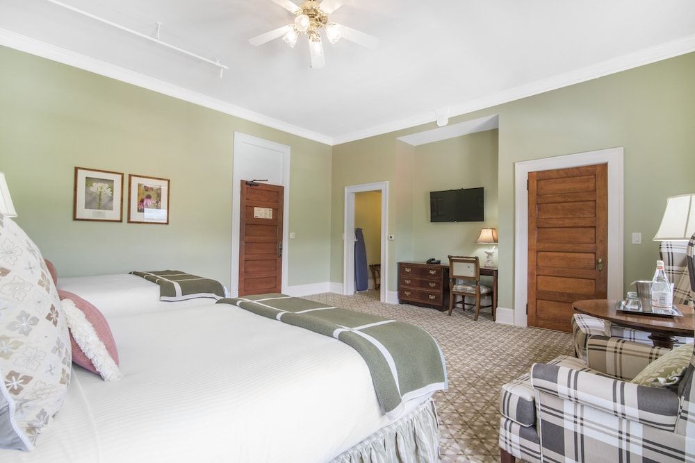 Deluxe Room, 2 Queen Beds, Accessible