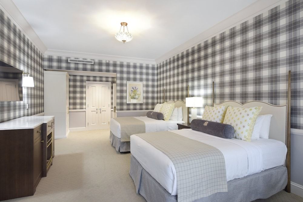 Presidential Wing, Picture Window - 2 Queen Beds