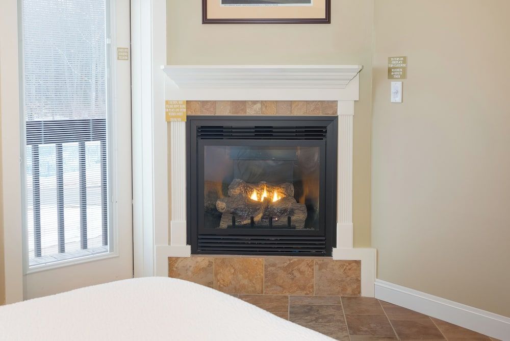 Fireside Inn & Suites Gilford 2nd Floor 2 Queen Beds W/Fireplace 8