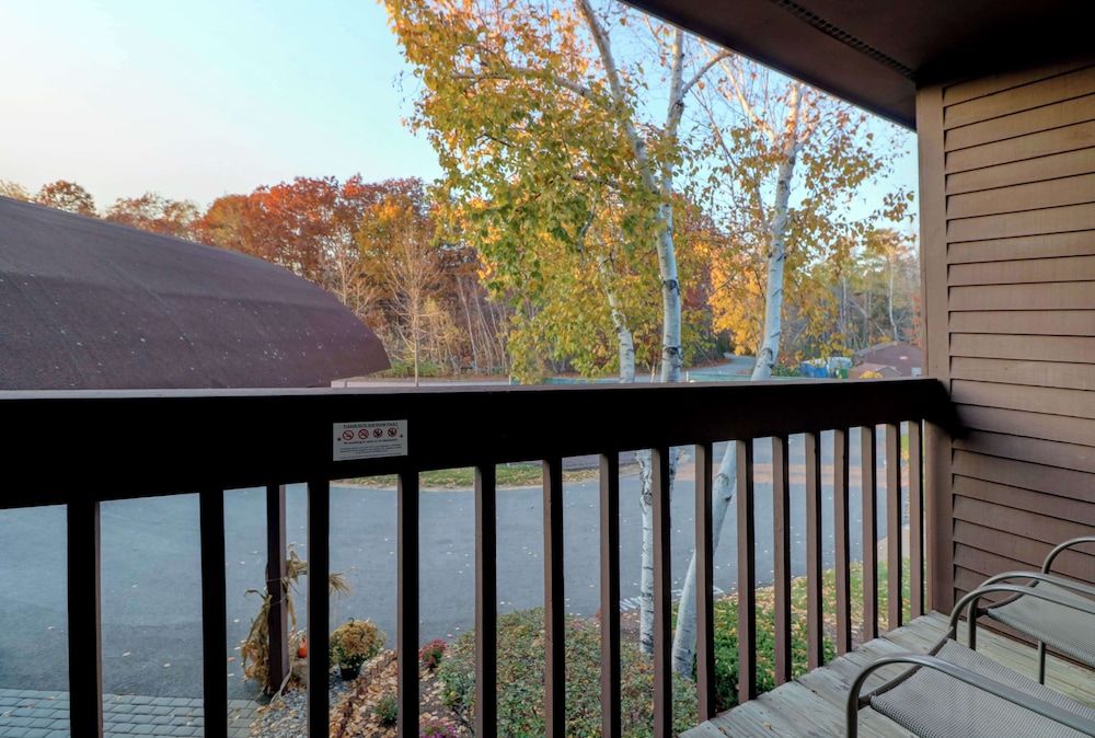 Fireside Inn & Suites Gilford 2nd Floor 2 Queen Beds W/Fireplace 4