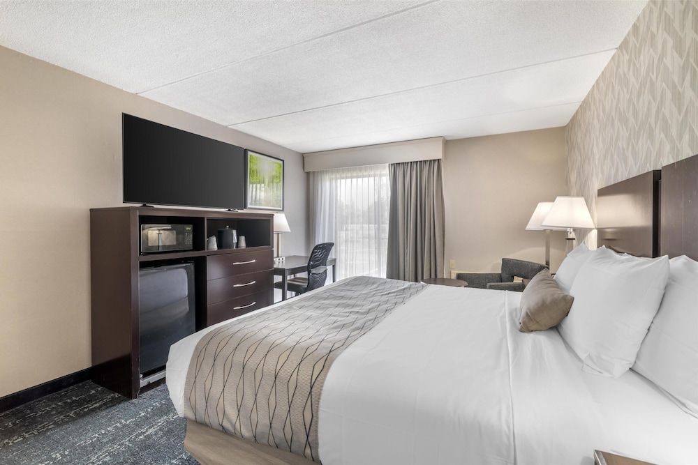 Best Western Plus Keene Hotel Standard Room, 1 King Bed, Accessible, Refrigerator & Microwave