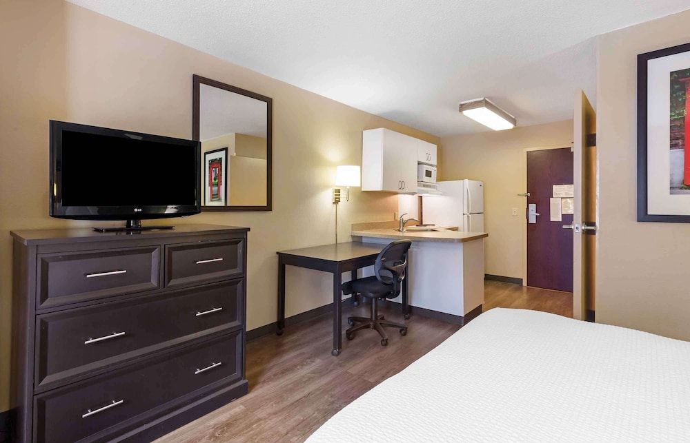 Extended Stay America Suites Nashua Manchester Studio, 1 Queen Bed, Accessible, Non Smoking 2