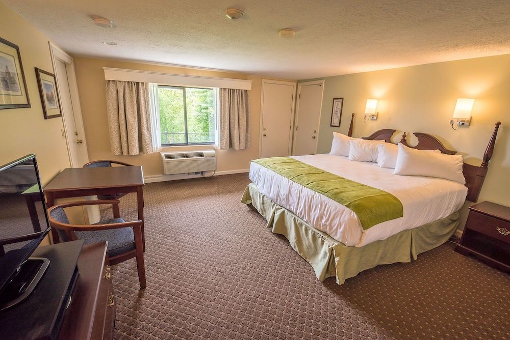Fox Ridge Resort Standard Room, 1 King Bed 2