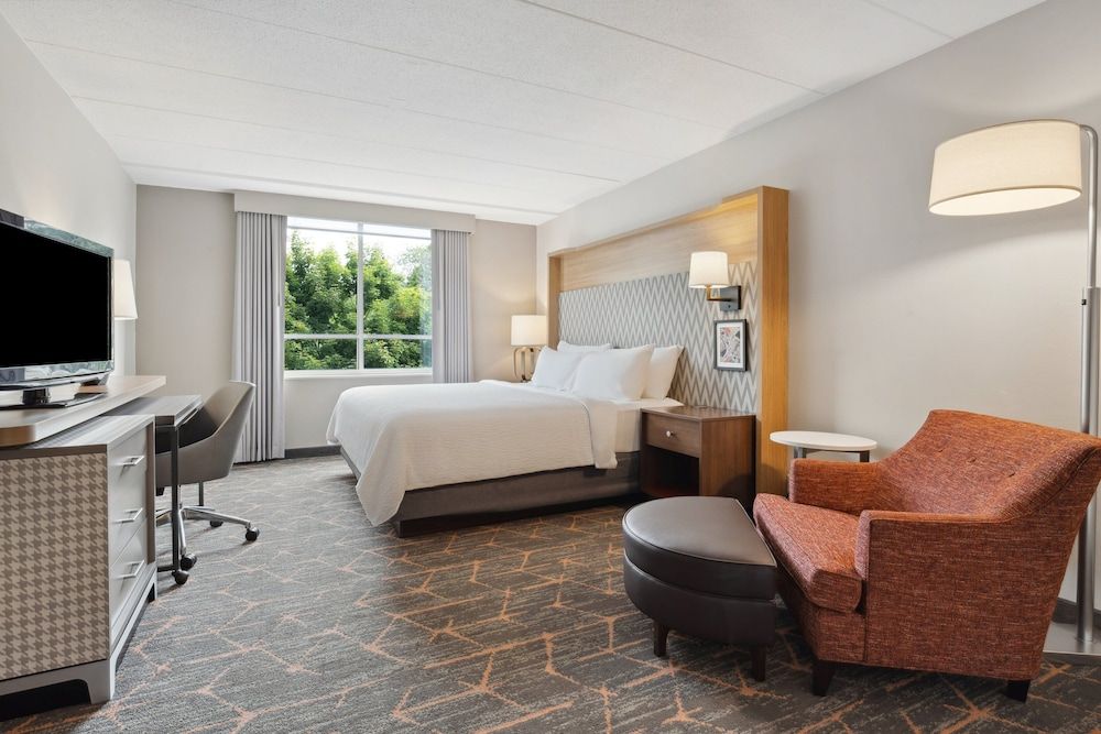Standard Room, 1 King Bed (Stairwell Access)