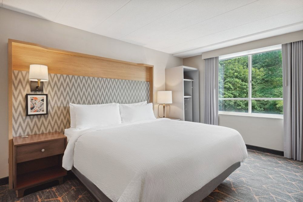 Standard Room, 1 King Bed (Stairwell Access)