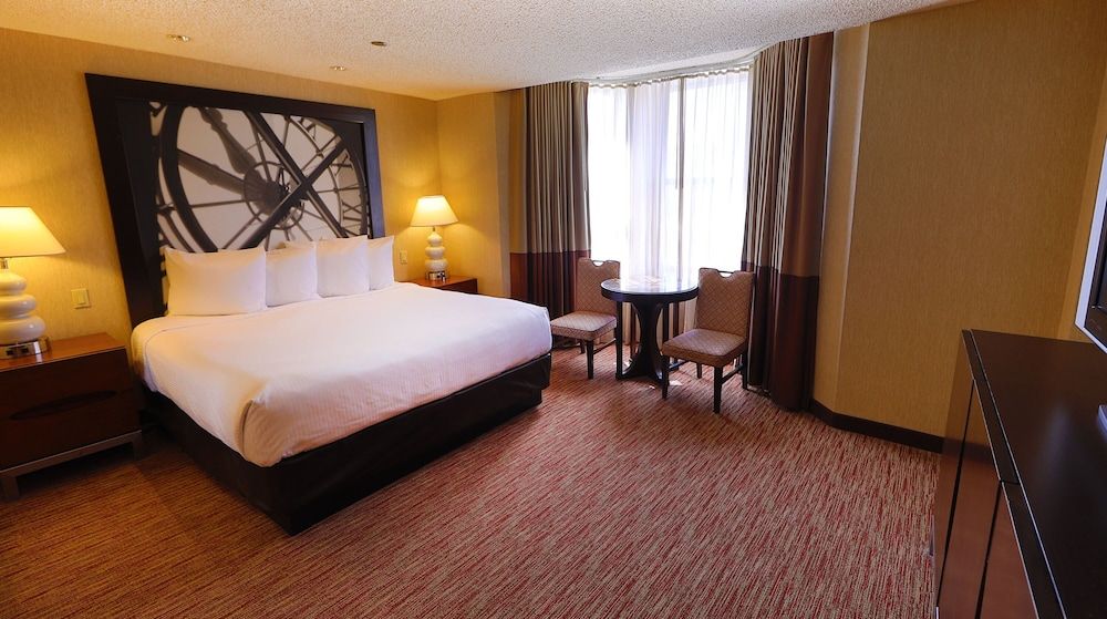 Dennis Tower Classic Room, 1 King Bed, Non Smoking
