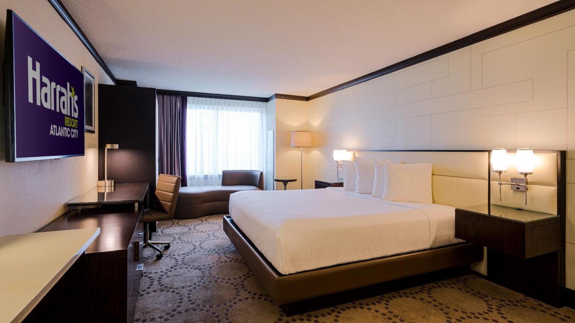 Laguna Tower Premium King Room - Smoking