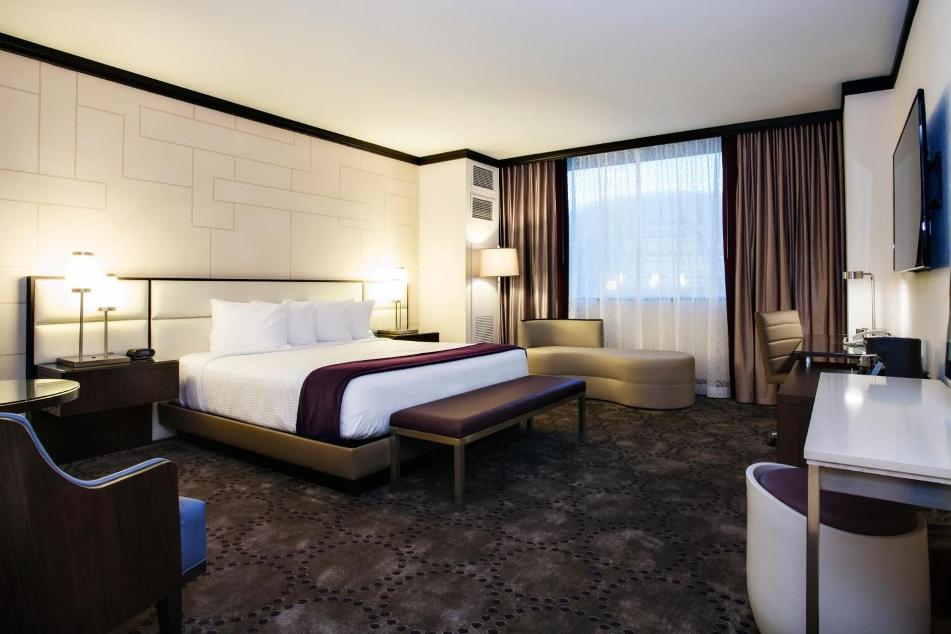 Renovated Bayview Premium King Non-Smoking