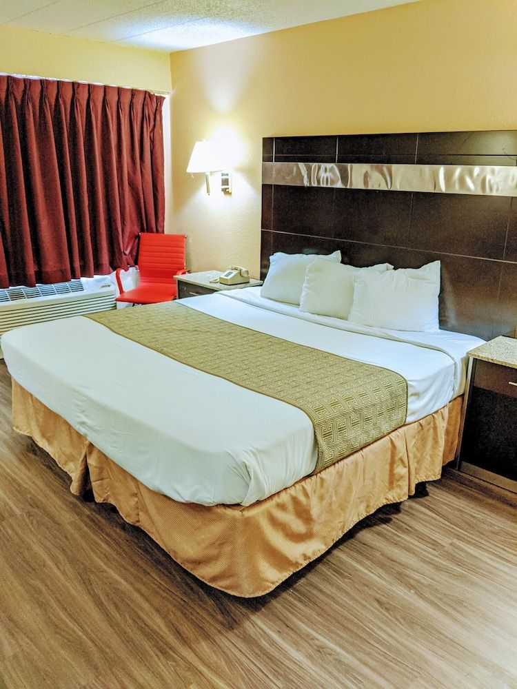 Atlantic Motor Inn Basic Single Room, 1 King Bed, Non Smoking 4