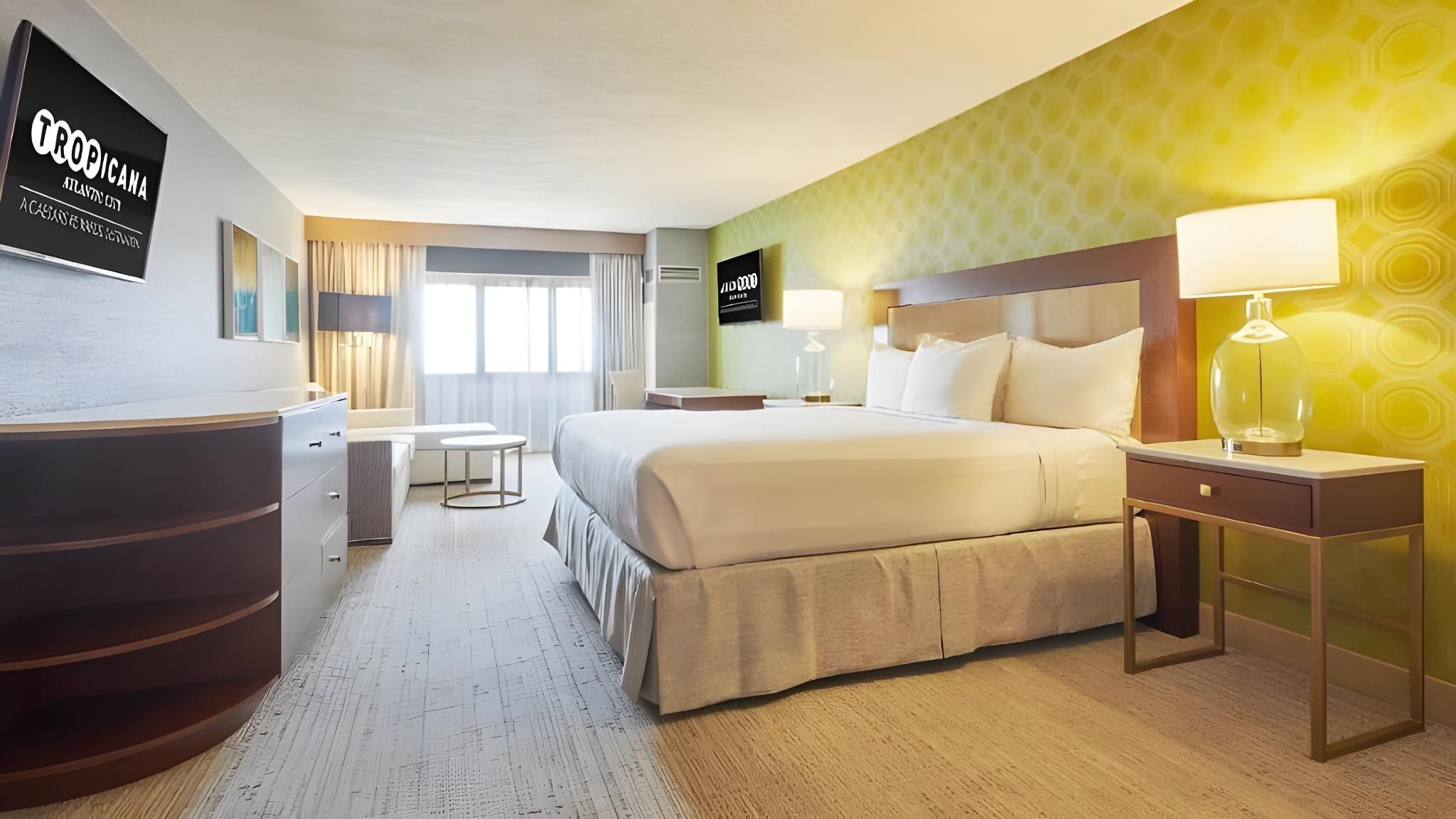 North Junior Suite with King Bed - Non-Smoking