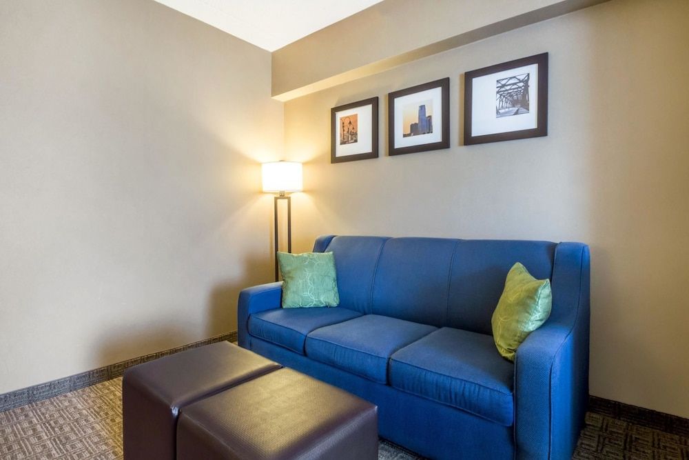Suite, 1 King Bed, Non Smoking