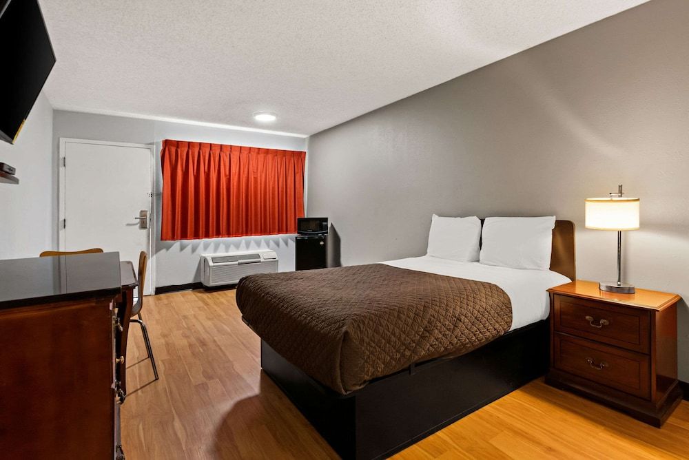 Rodeway Inn Room, 1 Double Bed, Non Smoking 3