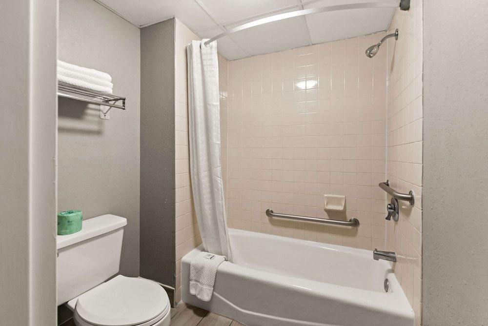 Rodeway Inn Room, 1 Double Bed, Smoking 5