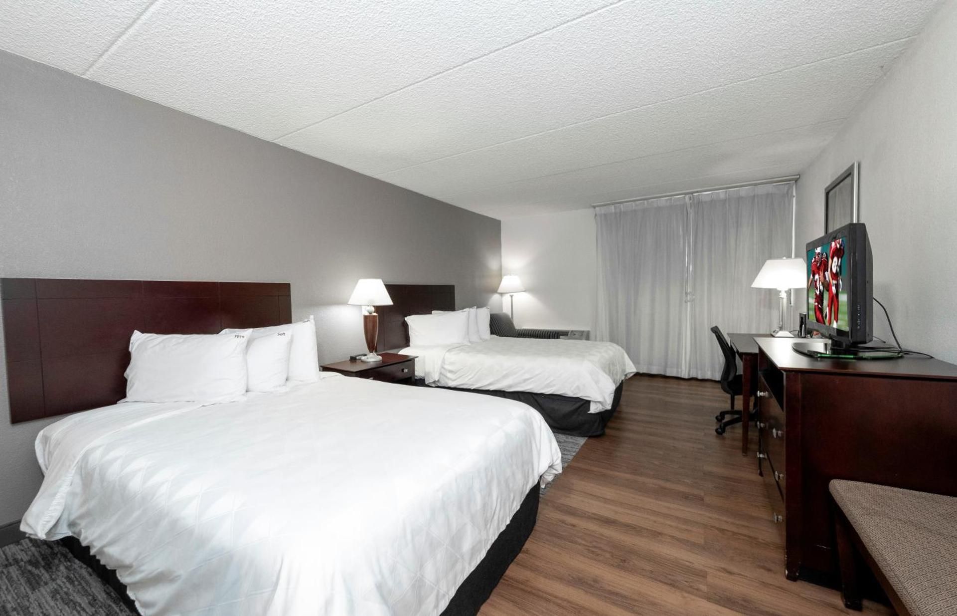 Red Roof PLUS+ Newark Liberty Airport - Carteret ADA Accessible Deluxe 2 Full Beds with Roll-in Shower Smoke Free