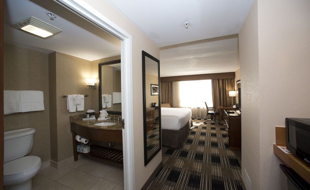 Hotel Executive Suites Standard Room, 1 King Bed 4