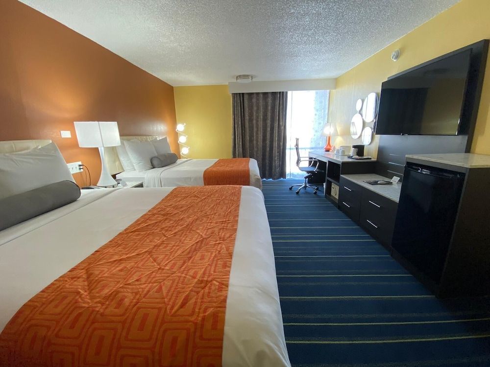 Room, 2 Queen Beds, Non Smoking