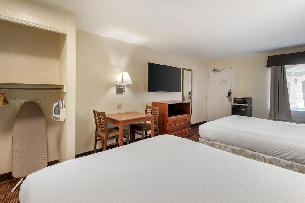 Standard Room, 2 Queen Beds, Accessible, Non Smoking
