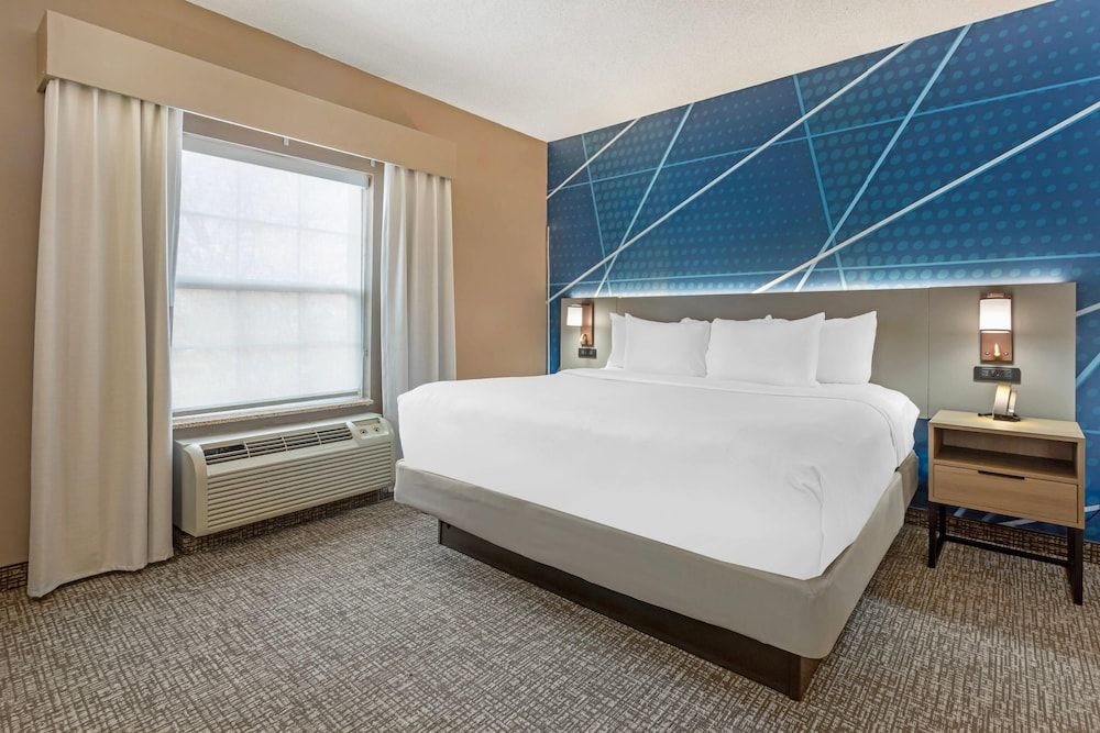 Suite, 1 King Bed, Non Smoking, Jetted Tub
