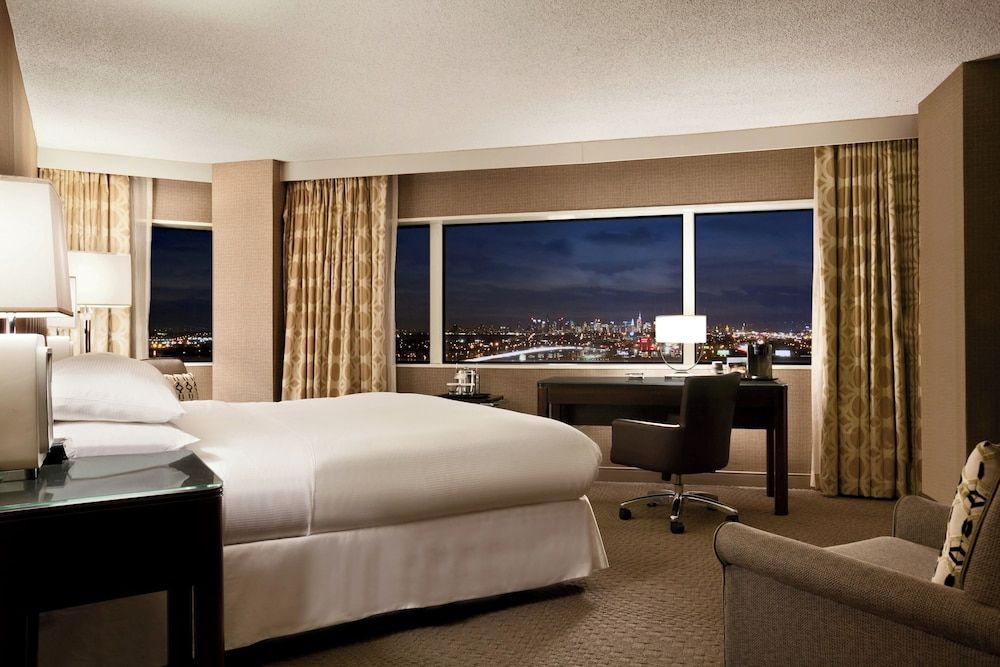 Room, 1 King Bed, City View