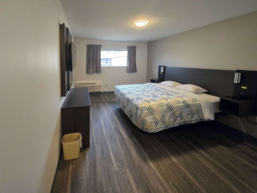 Standard Room, 1 King Bed, Non Smoking