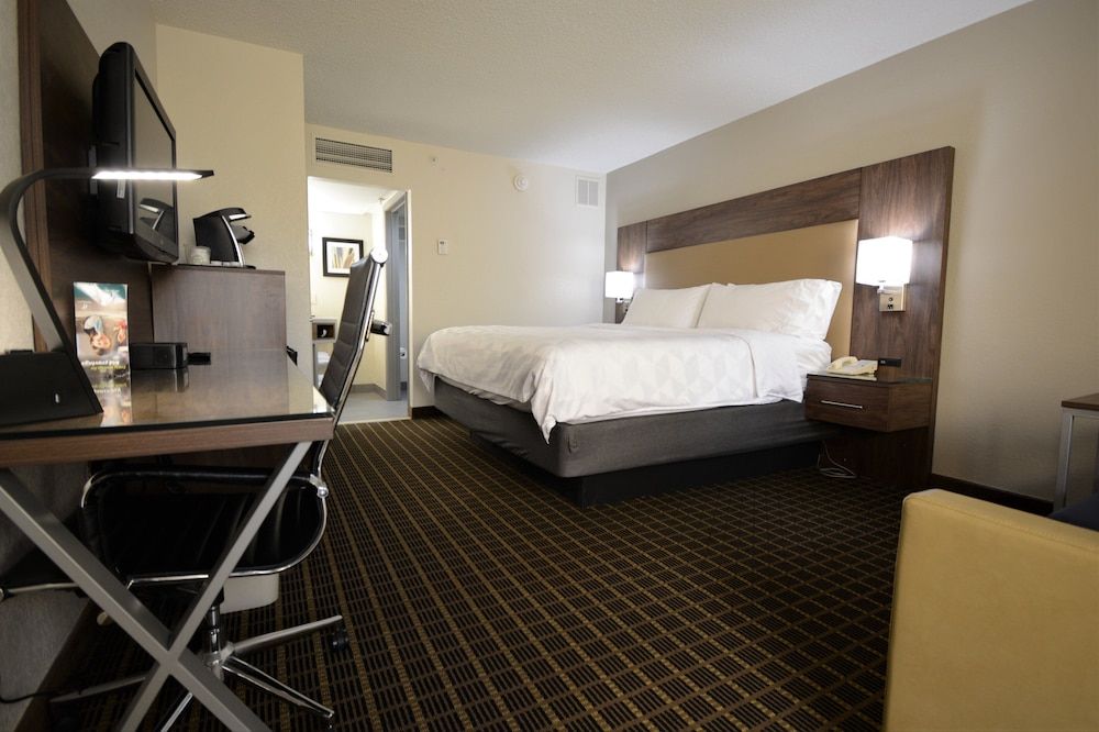 Standard Room, 1 King Bed