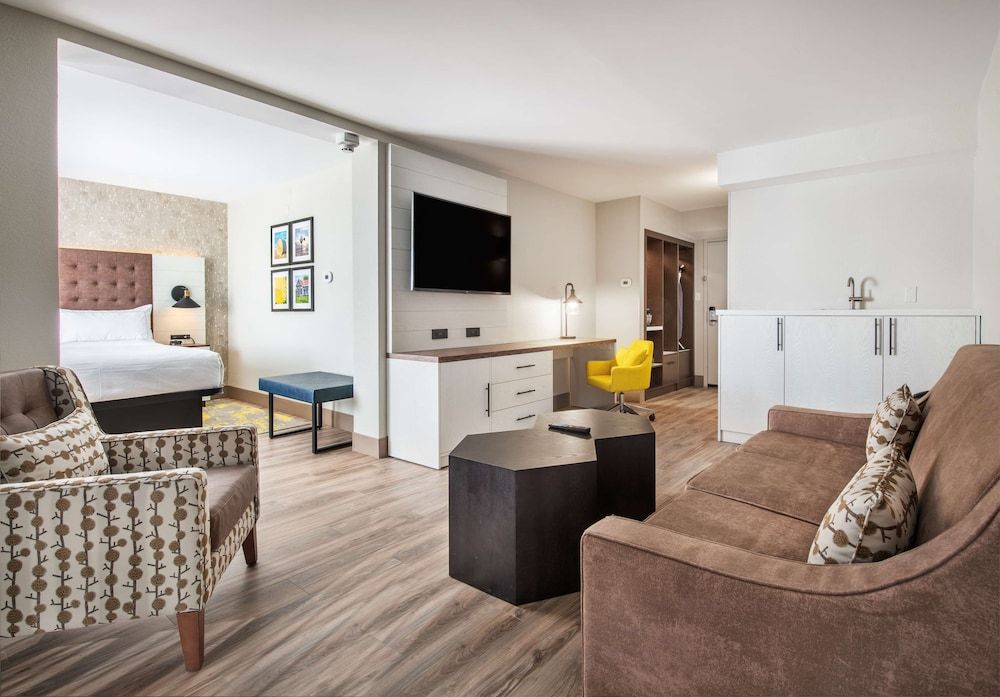 Junior Suite, 1 Queen Bed