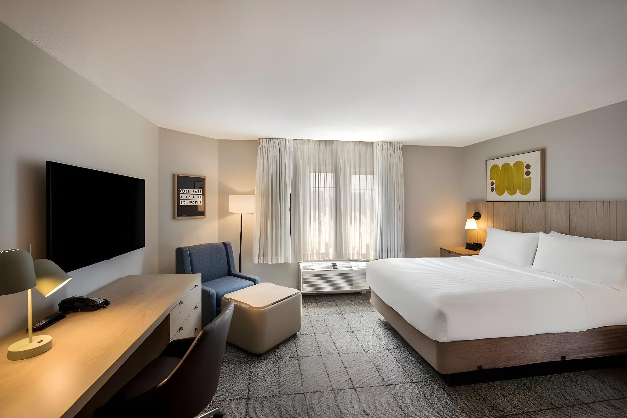One Bedroom Suite - NYC View