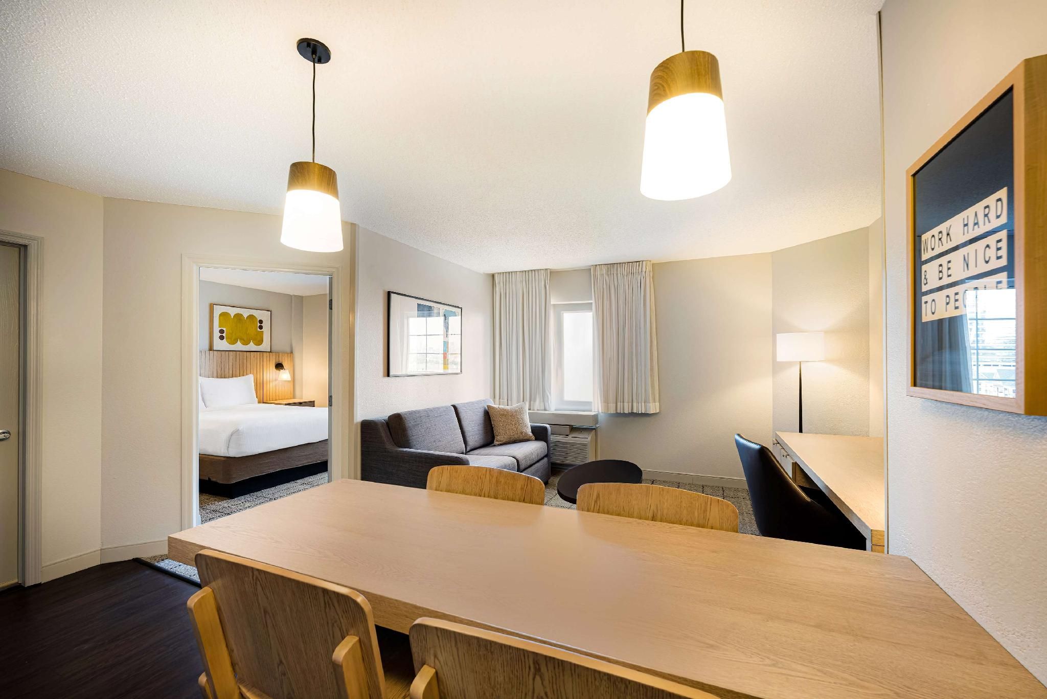 One Bedroom Suite - Queen