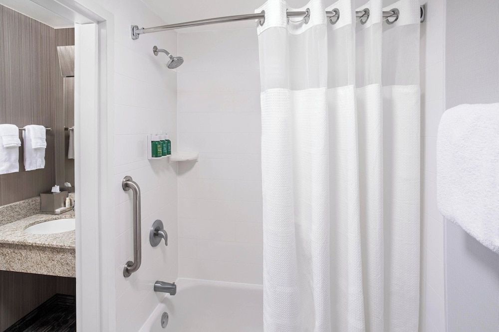 undefined Courtyard Jersey City Newport 8