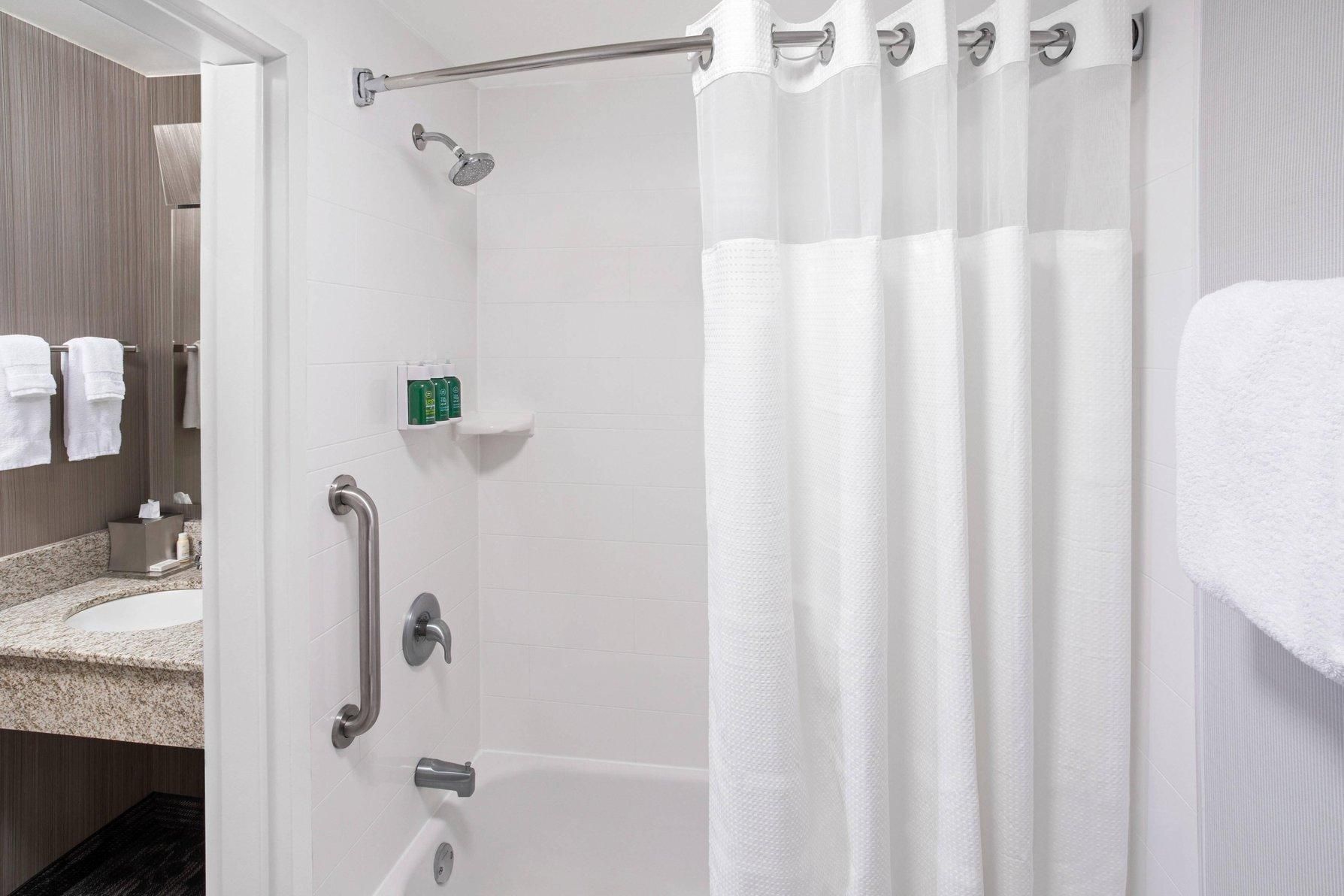 Partial City View, Guest room, 2 Queen, Sofa bed, High floor