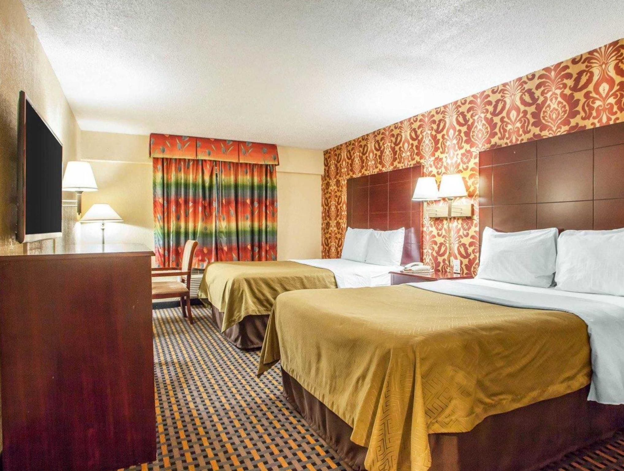 undefined Days Inn by Wyndham Jersey City 6