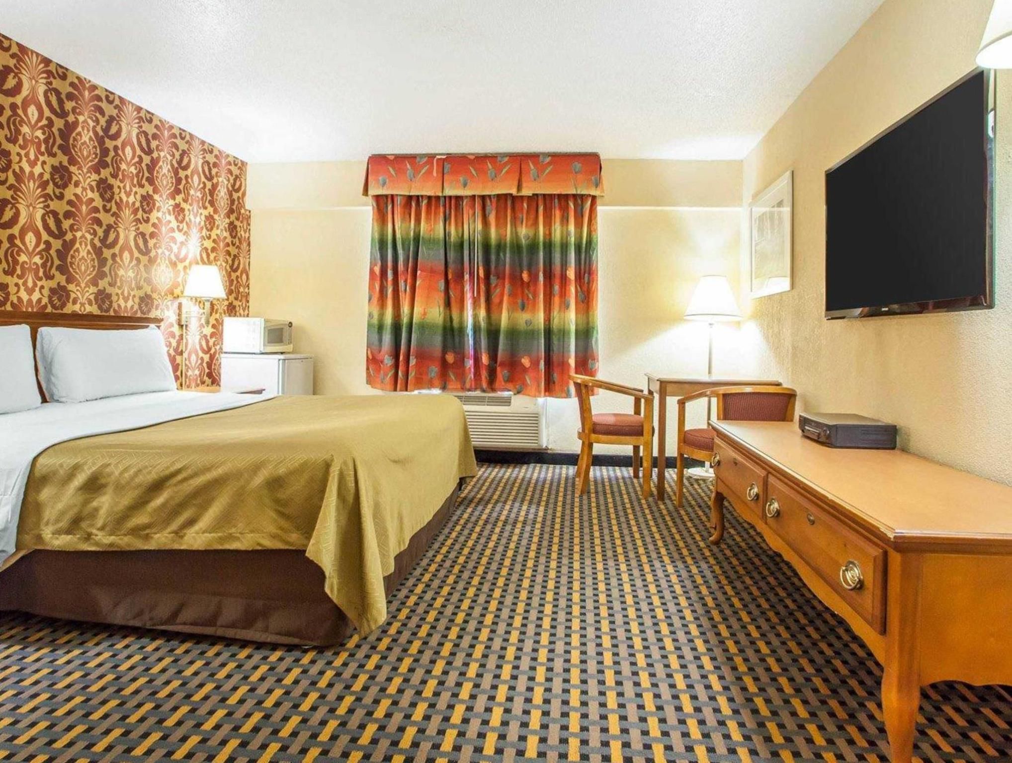 undefined Days Inn by Wyndham Jersey City 10