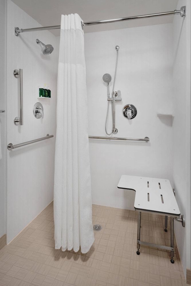 undefined Courtyard by Marriott Mahwah 4