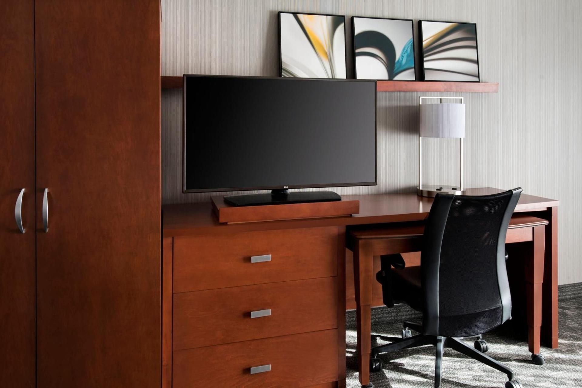 undefined Courtyard by Marriott Mahwah 9