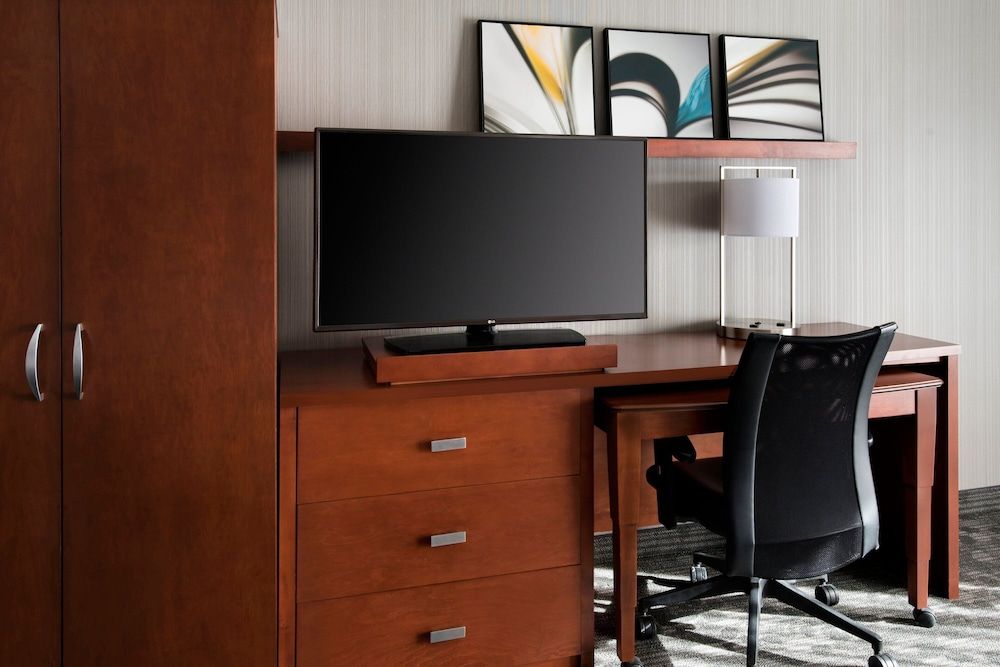 undefined Courtyard by Marriott Mahwah 7