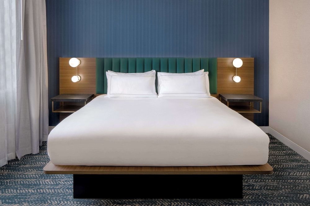Deluxe Room, 1 King Bed, Non Smoking