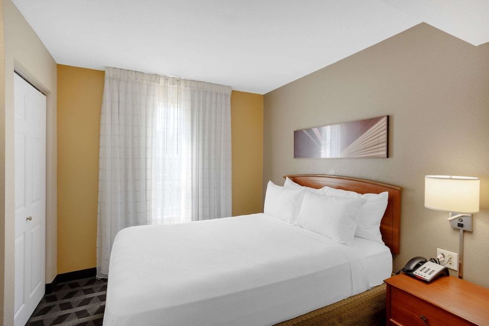 2 Bedroom Suite