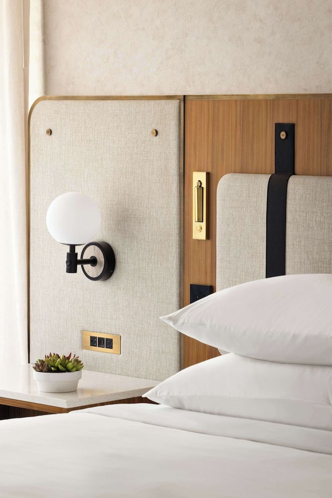 Room, 2 Queen Beds (Accessible Tub)