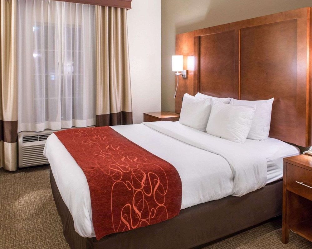 Suite, 1 King Bed, Non Smoking