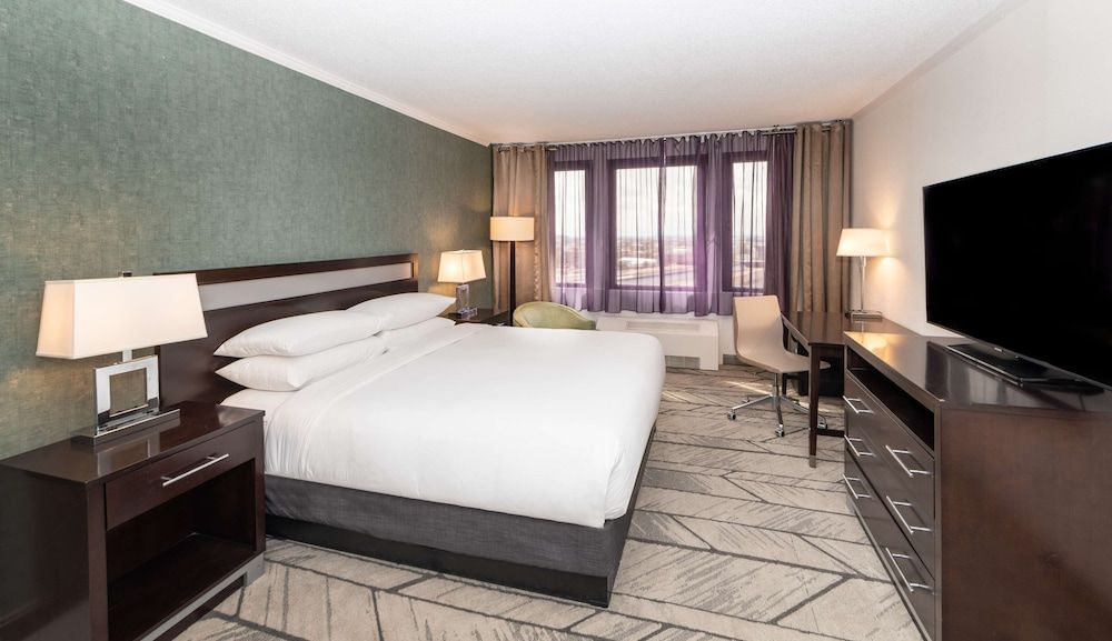 Room, 1 King Bed, Accessible, Bathtub