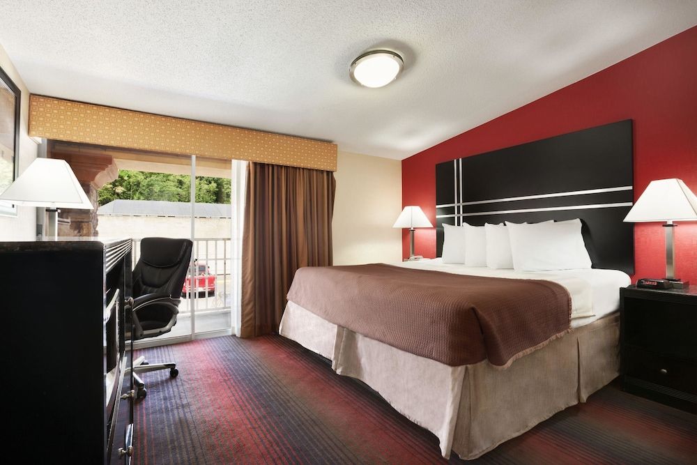 Business Room, 1 King Bed, Non Smoking